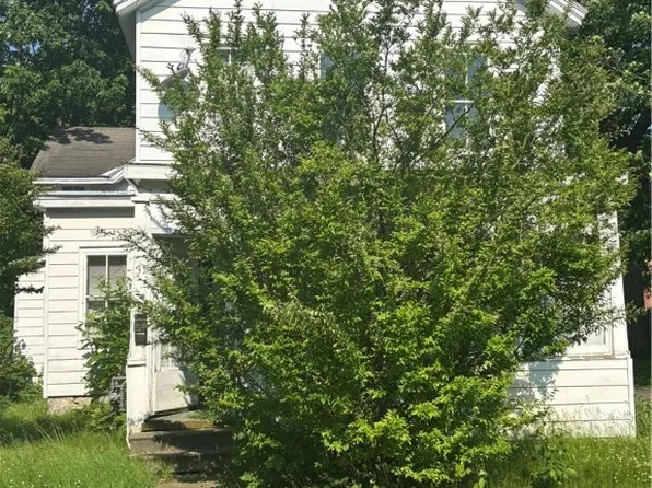 32 Broad St, Gloversville, NY 12078