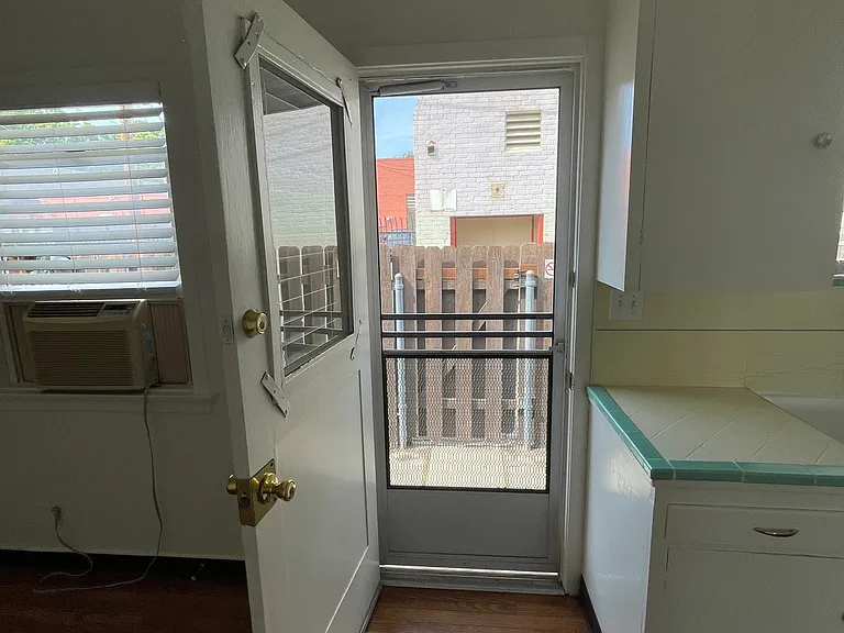 28 S Virginia Ave #28 — Photo 9