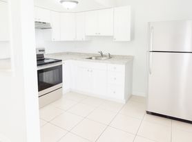 1400 S Broadway Lantana, FL 33462