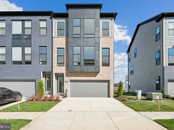 514 Glenn Lake Dr, Bowie, MD 20716
