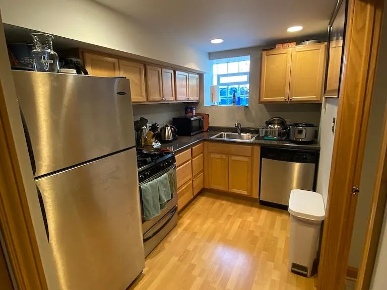 1326 W Barry Ave #G — Photo 1