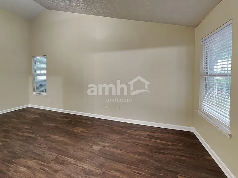 1735 Westfield Ct — Photo 9