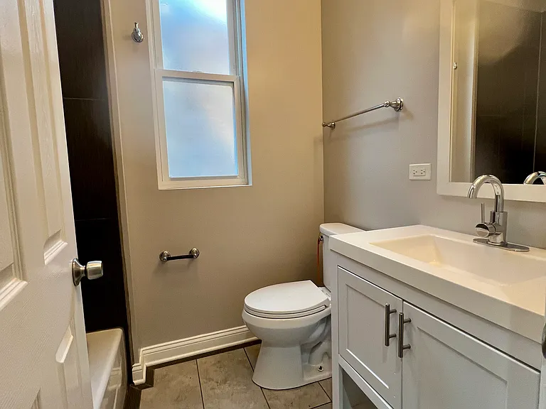 6631 S Rhodes Ave #2F — Photo 9