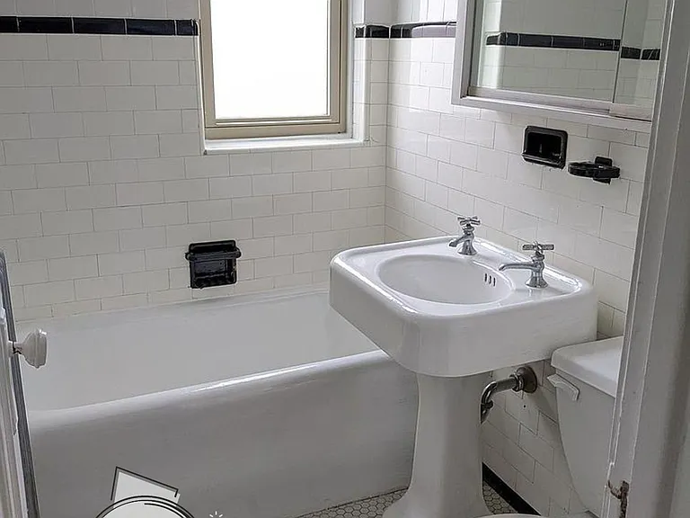 3118-20 S Oak Park Ave — Photo 9