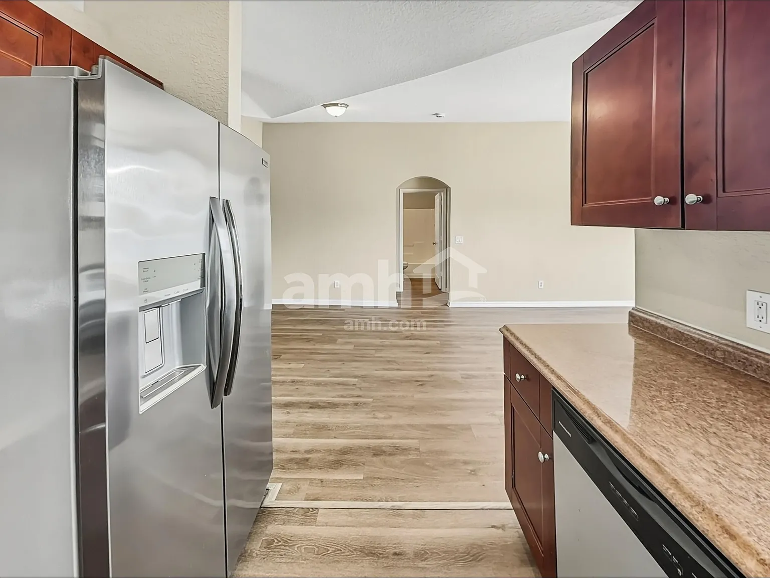 3 bed, 2.0 bath, 1492 sqft, $2,315 — Photo 3