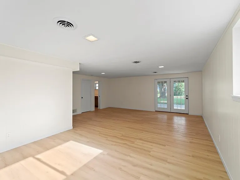 405 Fontainebleau — Photo 14