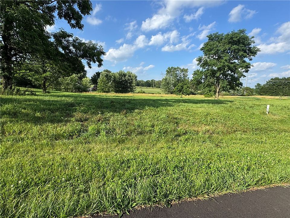 1st image of 10 Tradewind Rd