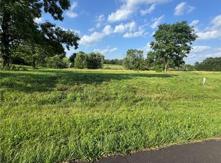 10 Tradewind Rd, New Castle, PA 16102