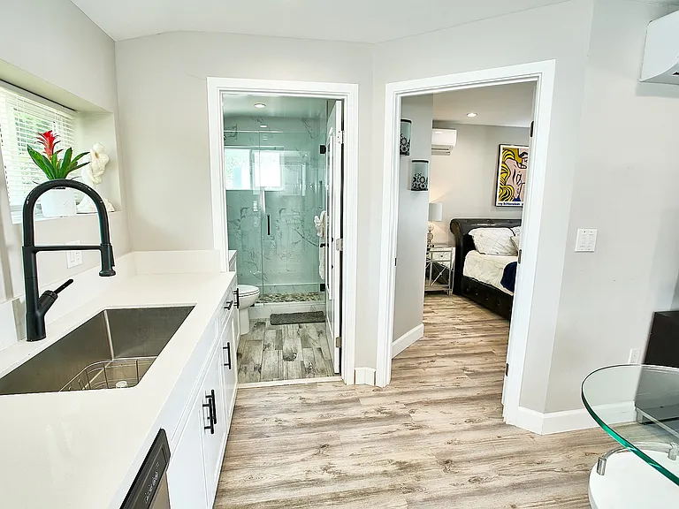 23827 Victory Blvd — Photo 5