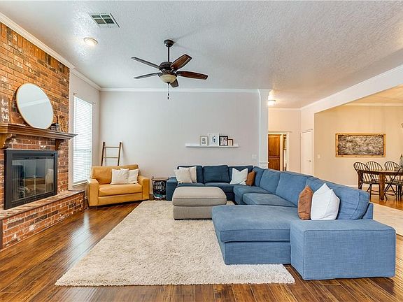 3rd image of 501 Copperfield Dr
