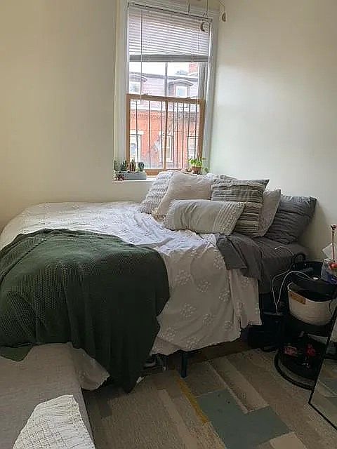 1st image of 243R Northampton St #4R