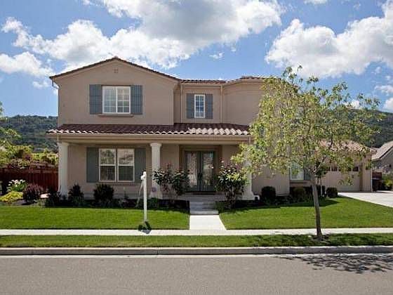 2nd image of 1054 Shadow Hills Ct