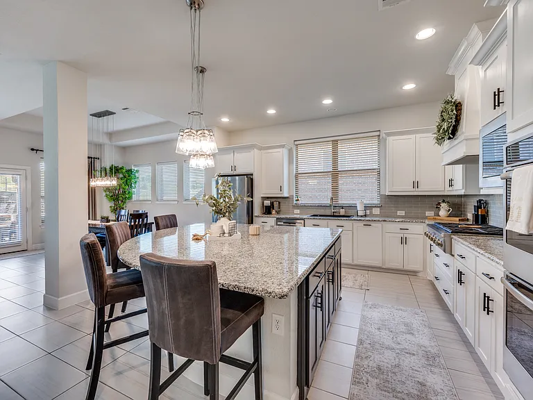 1044 Myers Park Trl — Photo 10