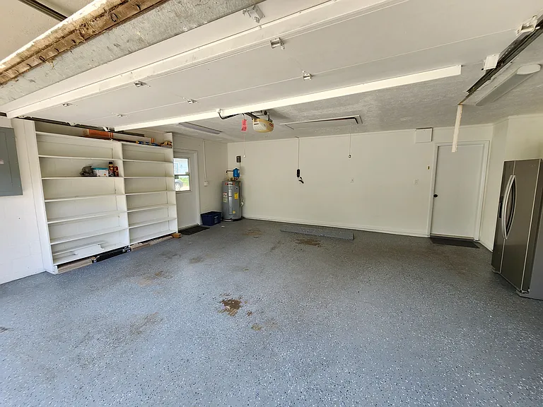 2403 Stonehill Ave — Photo 25
