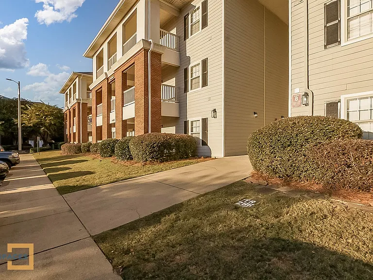 3218 Veterans Memorial Pkwy #3X3 — Photo 52
