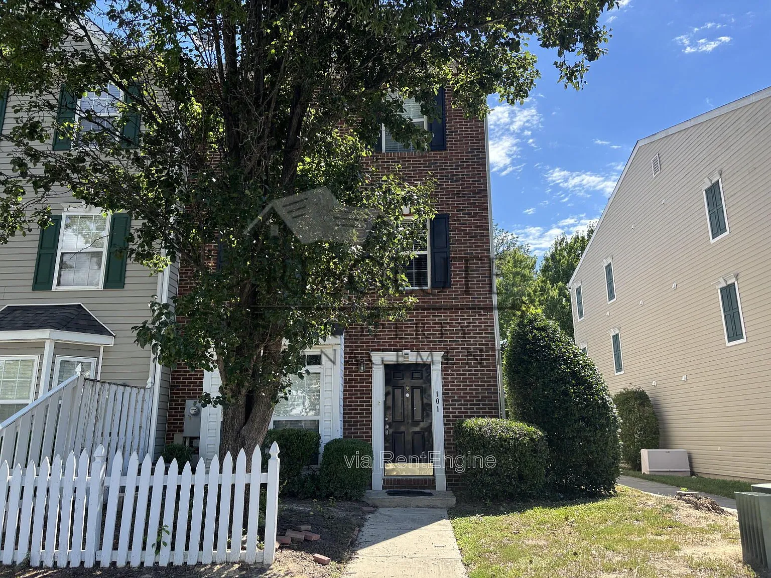 3 bed, 2.5 bath, $1,595 — Photo 2