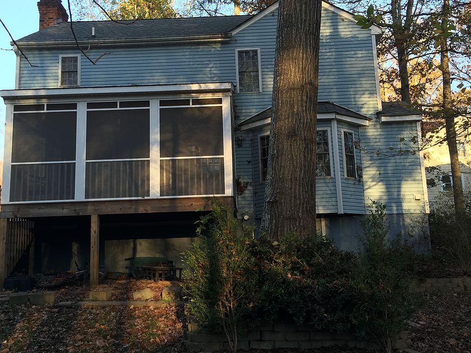 2nd image of 1203 Gladstone Glen Pl