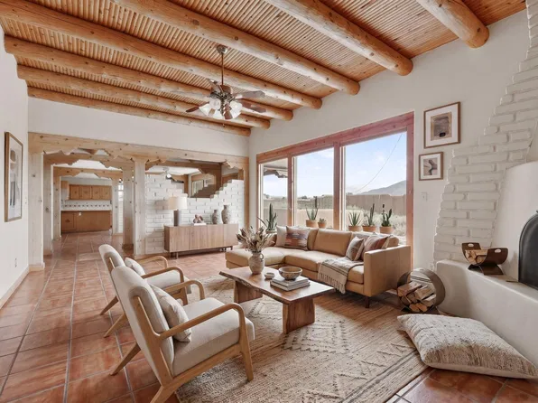 6608 Loma Larga Rd, Corrales, NM 87048