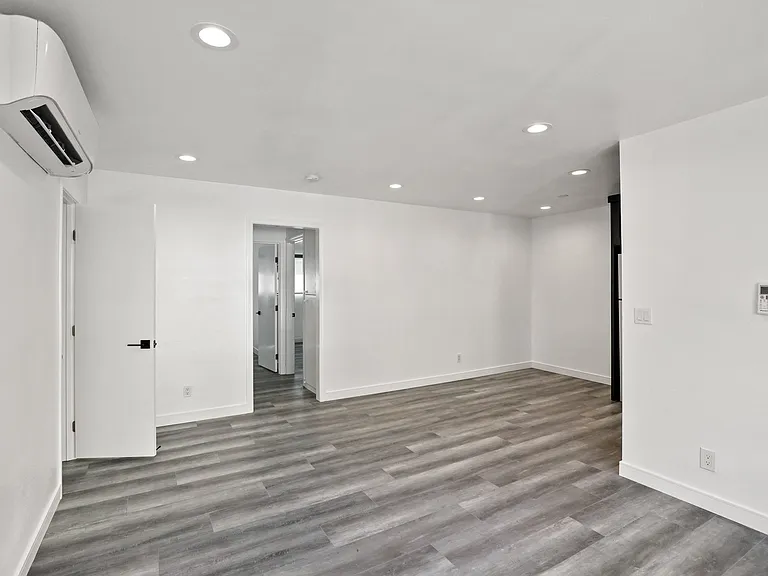 900 W College St #1A — Photo 9