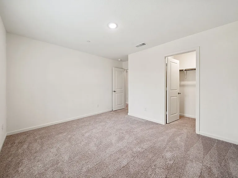 233 Berthe Ct — Photo 29
