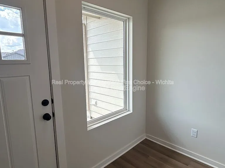 138 N Gowen St — Photo 33