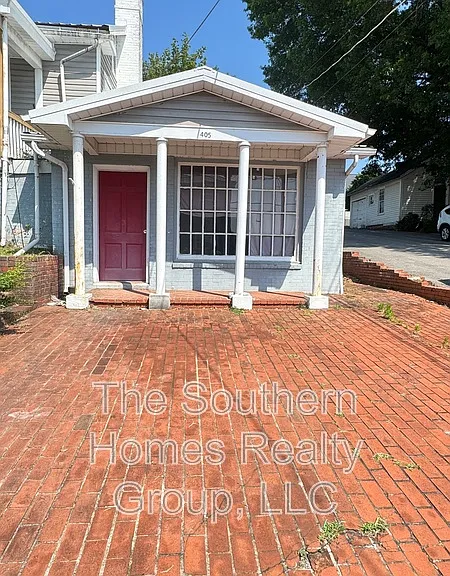 405 N High St — Photo 1