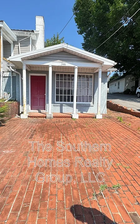 405 N High St