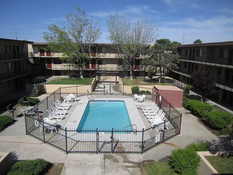 The Villas at Uptown — Photo 37