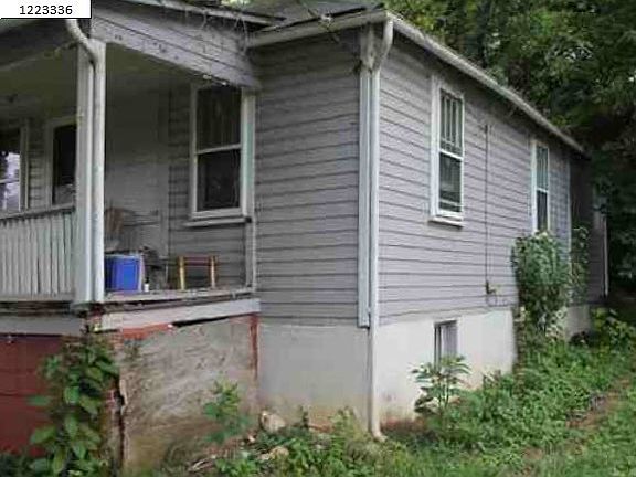 2nd image of 2423 Delaware Ave NW
