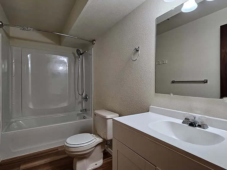 315 N Walnut St — Photo 6
