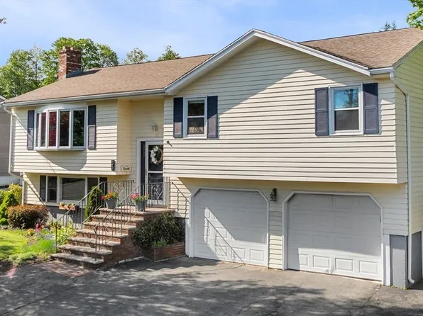 20 W Park Dr, Wakefield, MA 01880