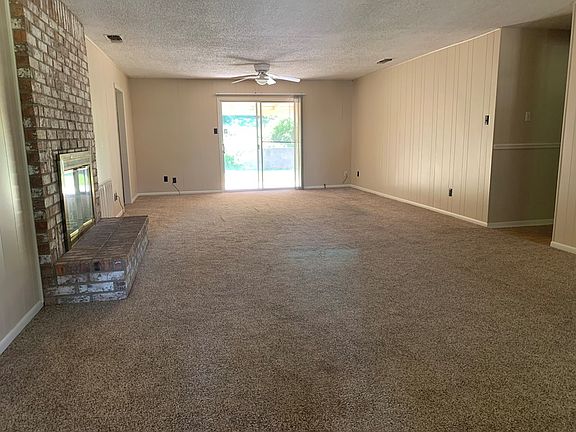 5th image of 215 Poco Vista Dr