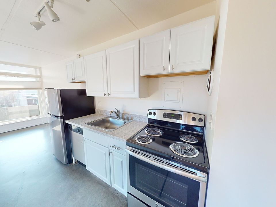 1st image of 910 10th Ave E #17605018
