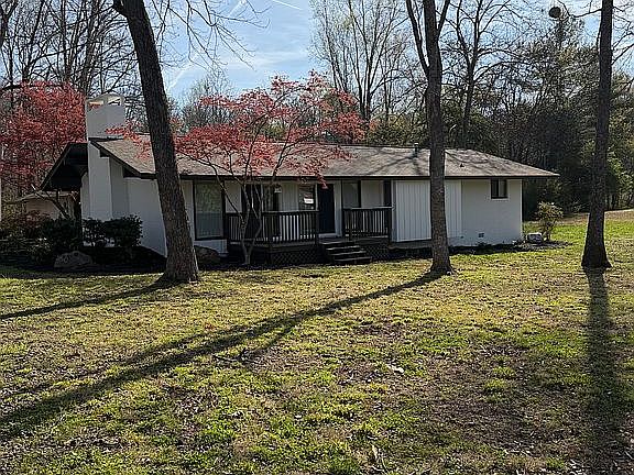3rd image of 1446 White Oak Dr