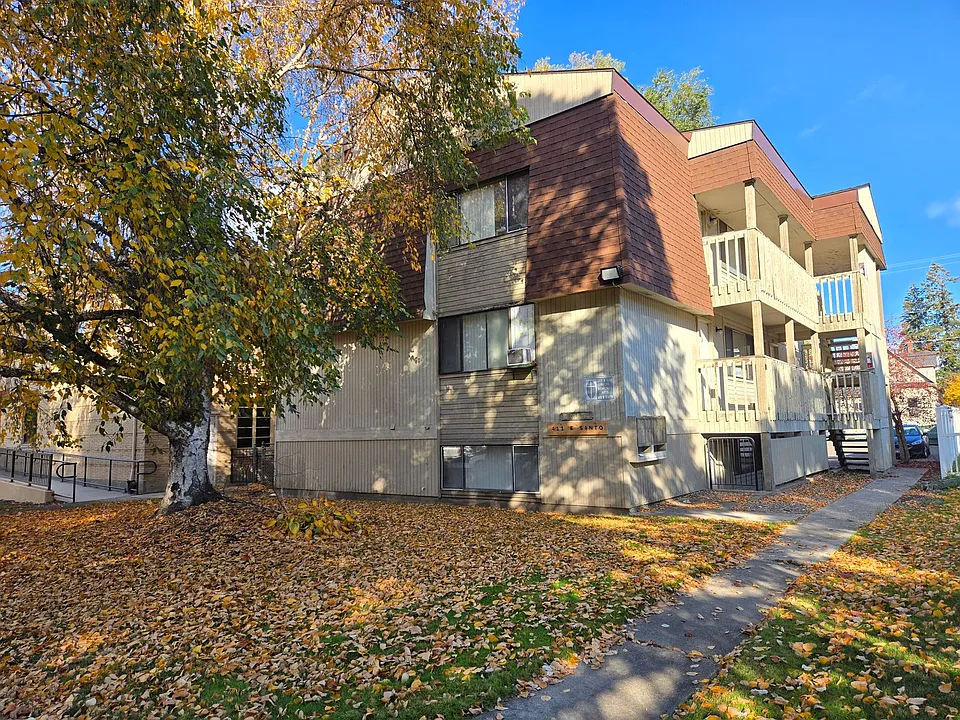 411 E Sinto Ave