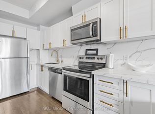 630 Rogers Rd #21, Toronto, ON M6M0B4