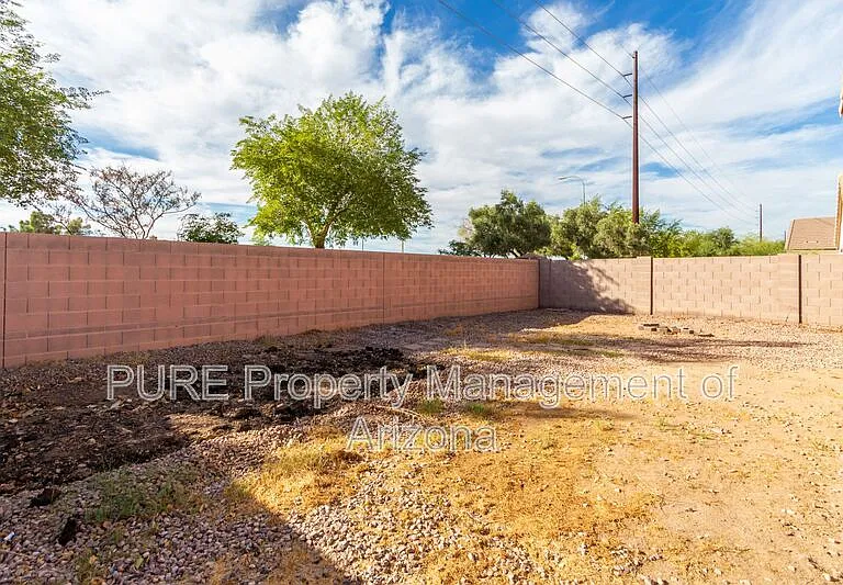 1816 S 106th Ln — Photo 30