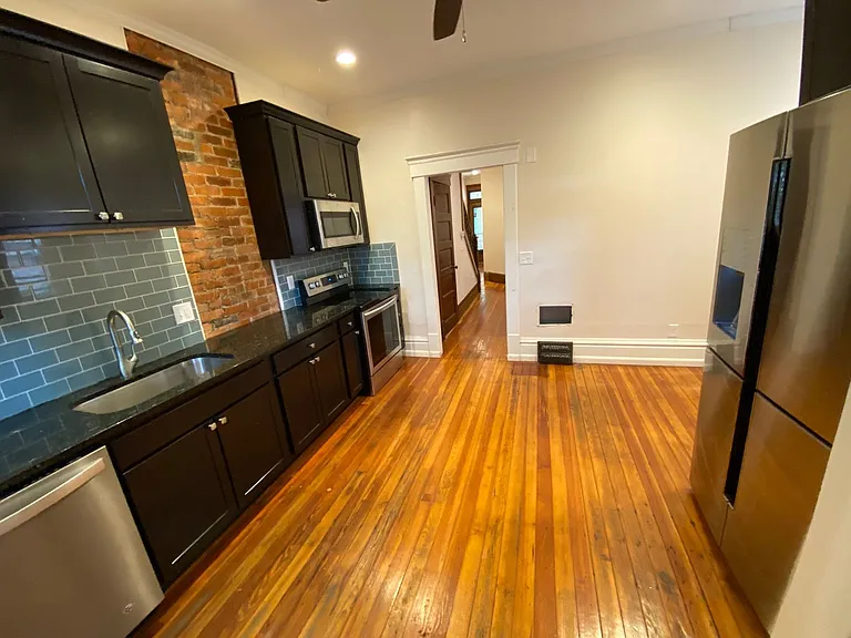 Hunter Ave 1045-1047 GW2 — Photo 10