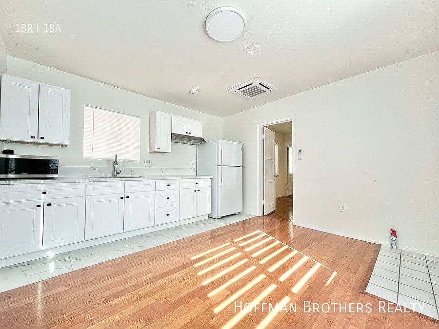 1st image of 7400 Radford Ave #4A