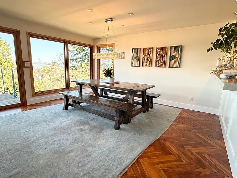 5716 SW Admiral Way — Photo 9