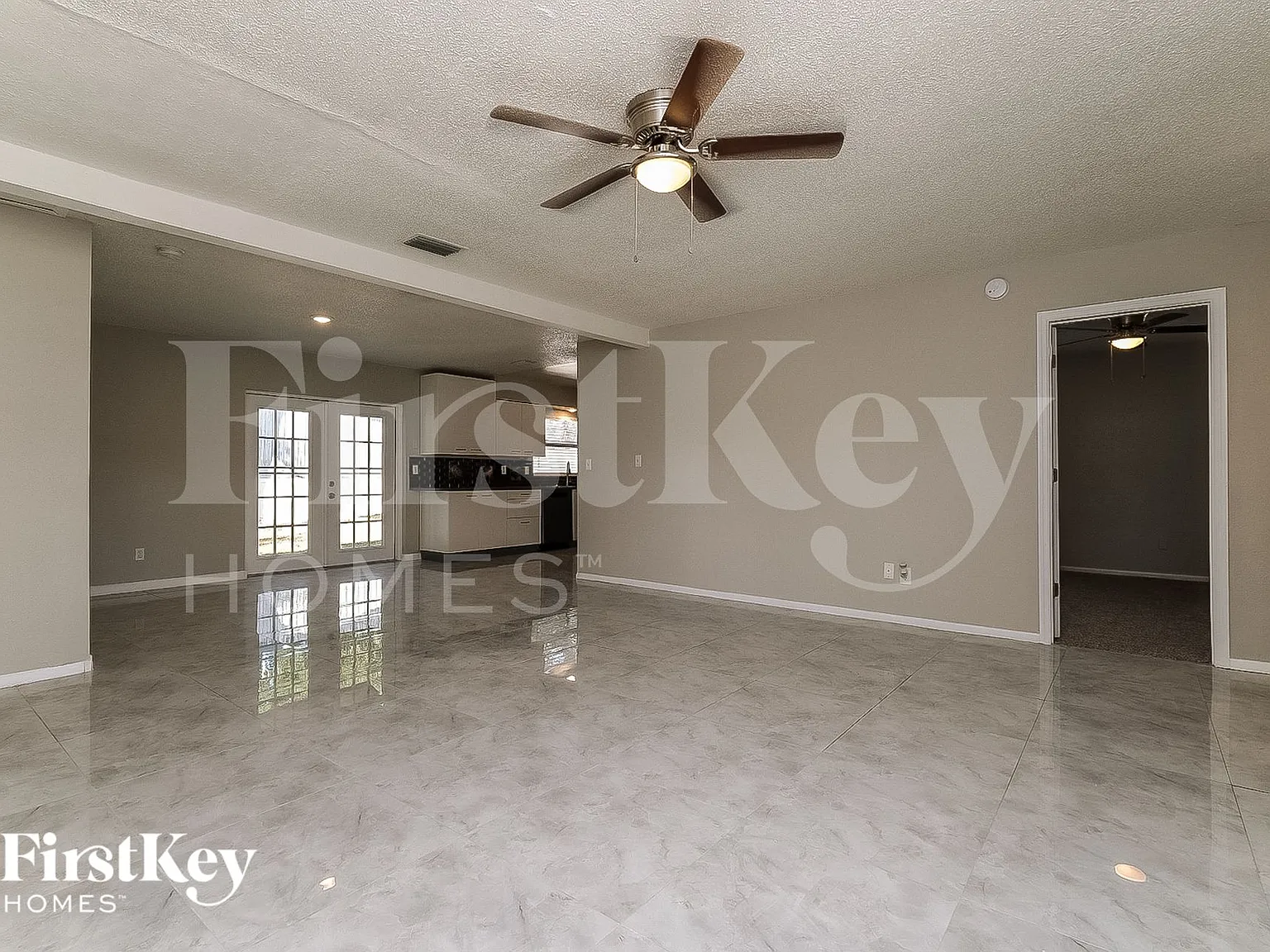 3 bed, 2.0 bath, 1299 sqft, $2,150 — Photo 3