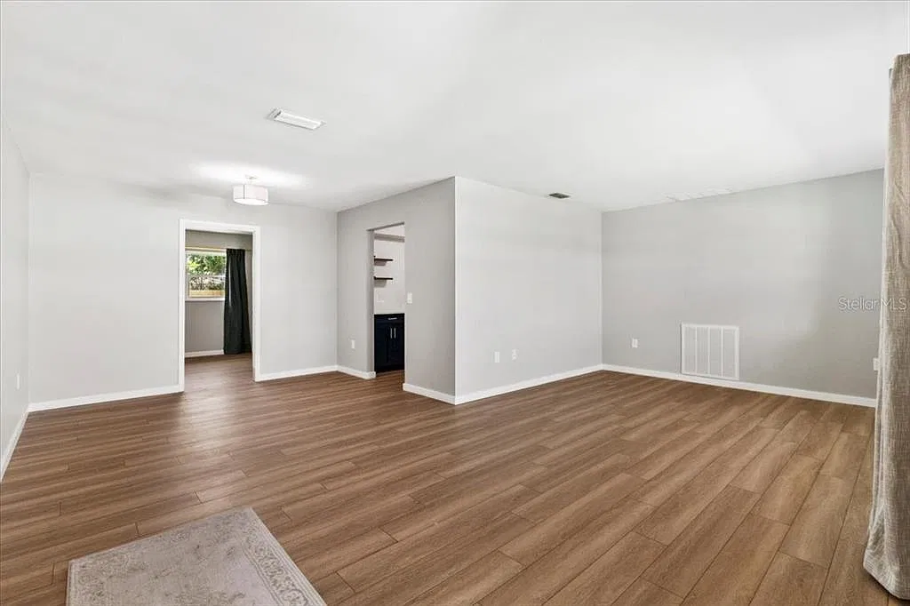 2 bed, 1.0 bath, 1257 sqft, $1,700 — Photo 3