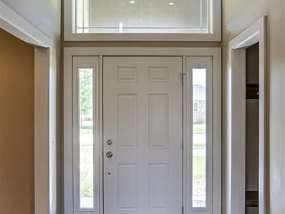 3rd image of 1738 Deer Pointe Dr
