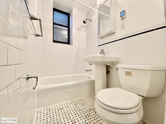 Rented by Native Real Estate LLC | media 18