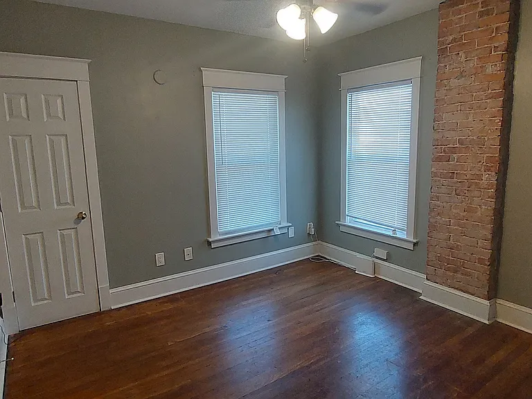 3112 Summit St — Photo 4