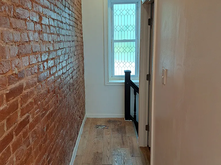 1353 W Jerome St #2 — Photo 11