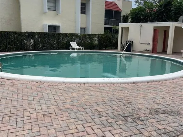 610 NW 13th St, Boca Raton, FL 33432