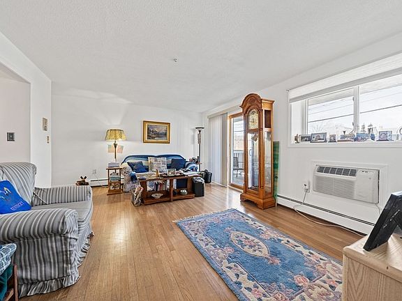 4th image of 91 Washington St Unit 1