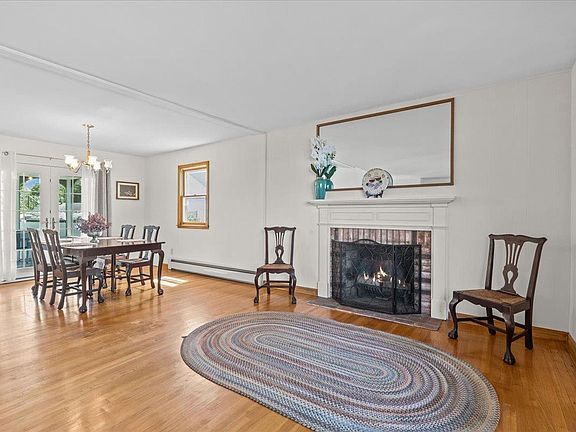 3rd image of 29 Drury Drive