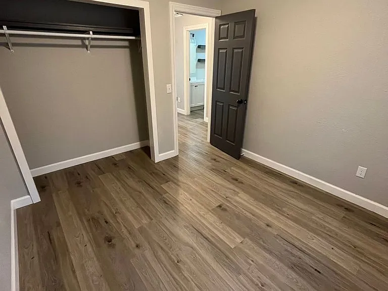 316 Scarsdale Cir #1A — Photo 5